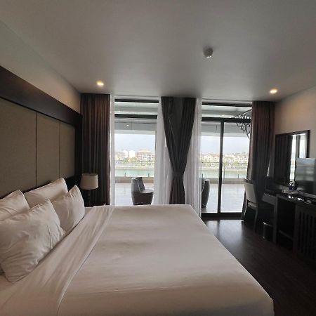 Moon Halo Hotel Ha Long Esterno foto