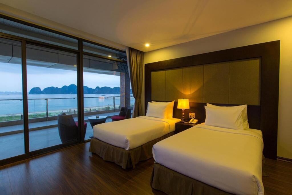 Moon Halo Hotel Ha Long Esterno foto